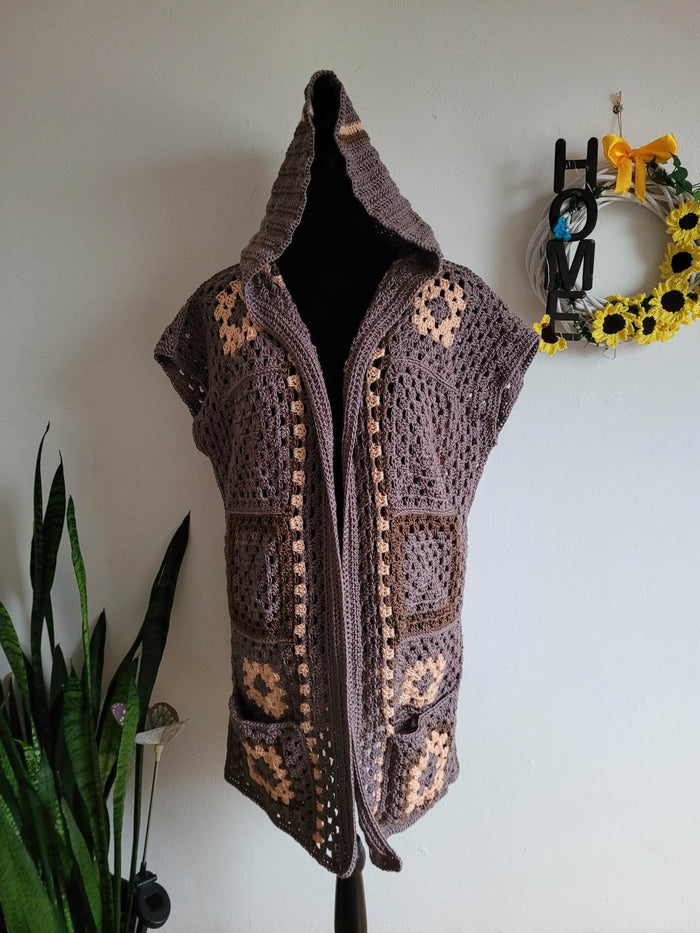 Hooded Vest with pockets Camelia