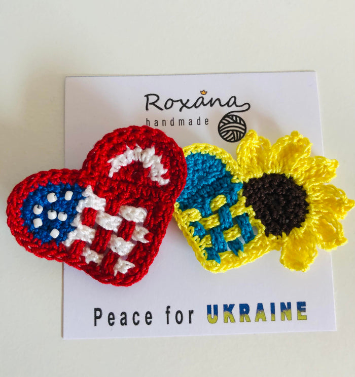 American/ Ukrainian flags pins set